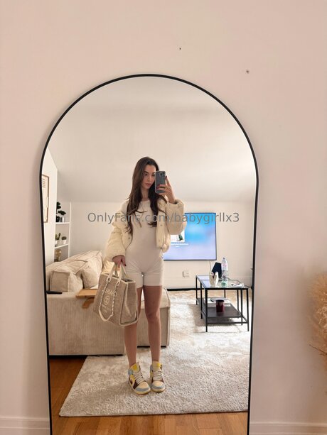 Naken läckt OnlyFans-bild av Babygirllx3
