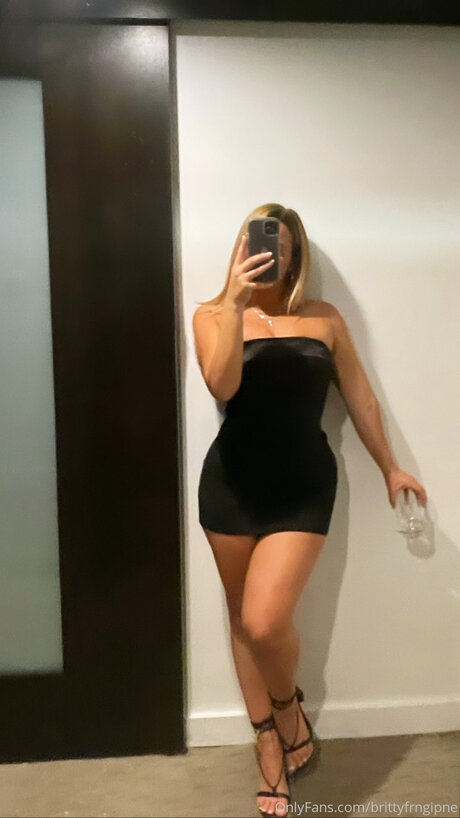 Nahá fotka uniklých OnlyFans od Brittyfrngipne