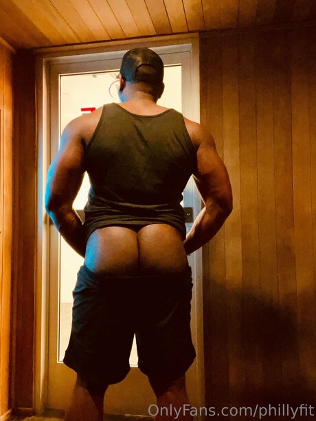 Naakte gelekte OnlyFans-foto van Phillyfit