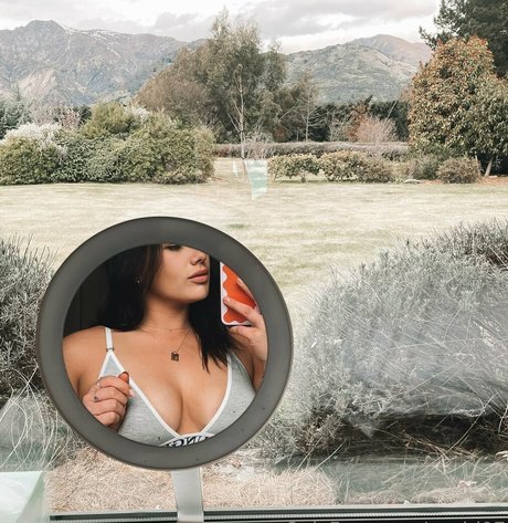 Naken läckt OnlyFans-bild av Nzgirl97