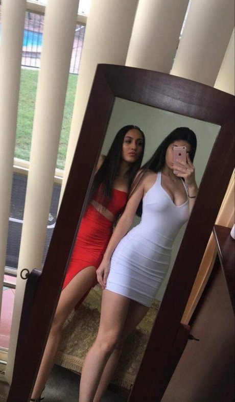 Обнаженная фотография утечки OnlyFans от Mayroon Kawash