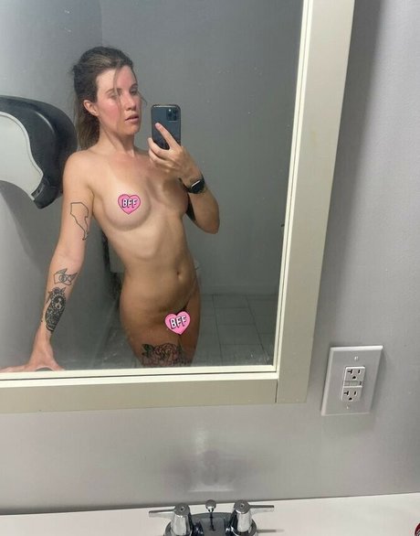 Horsegirldotjpeg