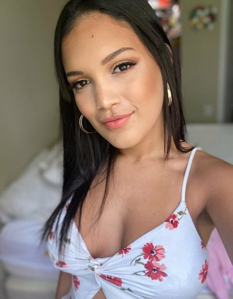 Alina Belle