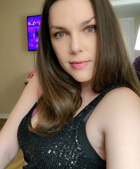 Nahá fotka uniklých OnlyFans od Lacedraven