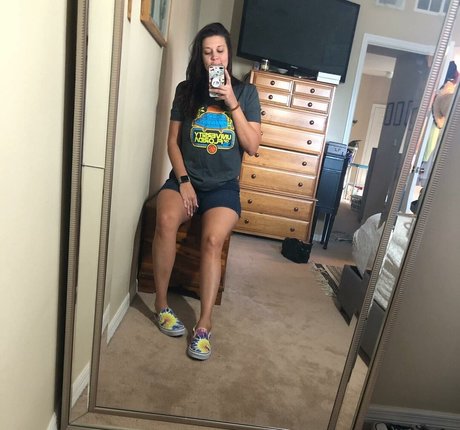 Tallnerdywoman