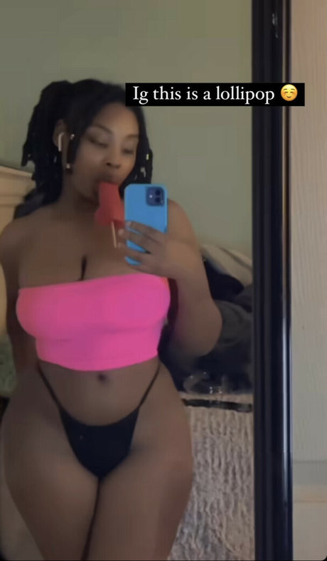 Nahá fotka uniklých OnlyFans od Ravedini
