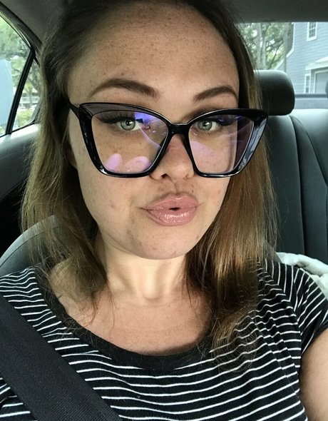 Nicolettexx