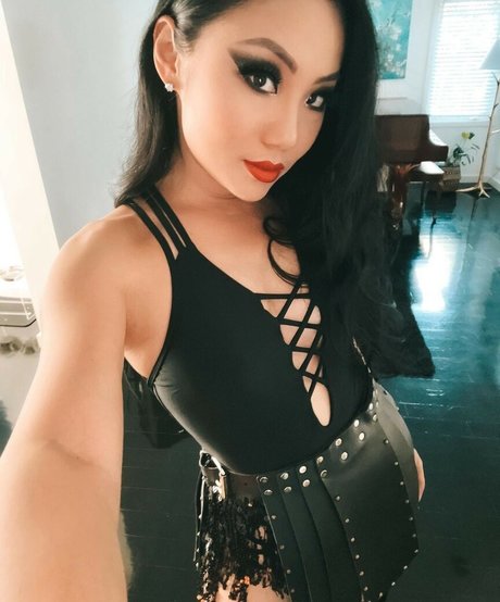 Nahá fotka uniklých OnlyFans od Tina Guo