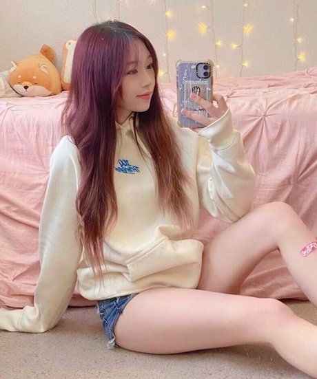 Nahá fotka uniklých OnlyFans od Canahry
