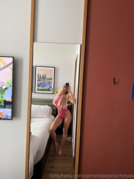 Naken lekkede OnlyFans-bilde av Penelopepeachesxo