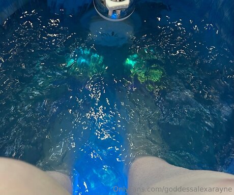 Nahá fotka uniklých OnlyFans od Goddessalexarayne