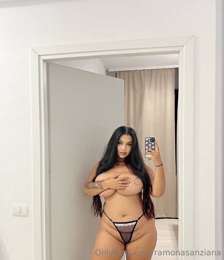 Alaston vuotanut OnlyFans-kuva Ramonasanziana