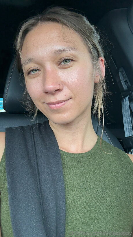 Nacktes geleaktes OnlyFans-Foto von Nikitapoppy