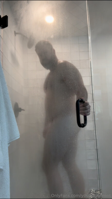 Alaston vuotanut OnlyFans-kuva Yourdailybrent