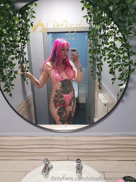 Naken lekkede OnlyFans-bilde av Lotsoflovemimi Free