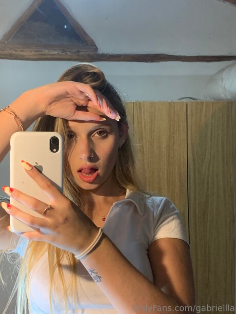 Nacktes geleaktes OnlyFans-Foto von Gabriellla