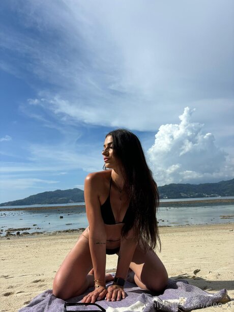 Naken lekkede OnlyFans-bilde av Cleo X