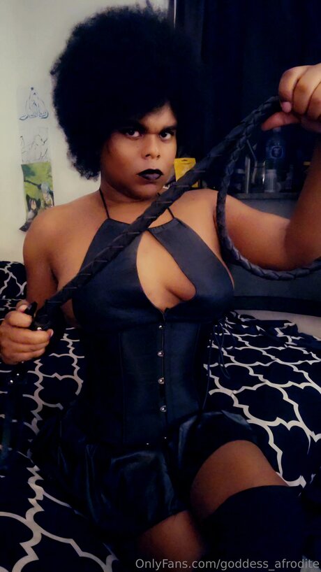 Alasti lekkinud OnlyFans-i pilt Goddess Afrodite