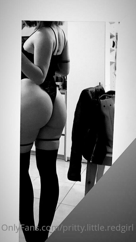 Обнаженная фотография утечки OnlyFans от Sweetylittlecherry