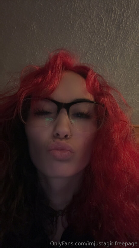 Imjustagirlfreepage