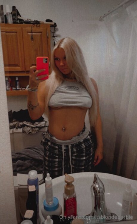 Foto di nudo di fuga di OnlyFans di Itsblondebarbie