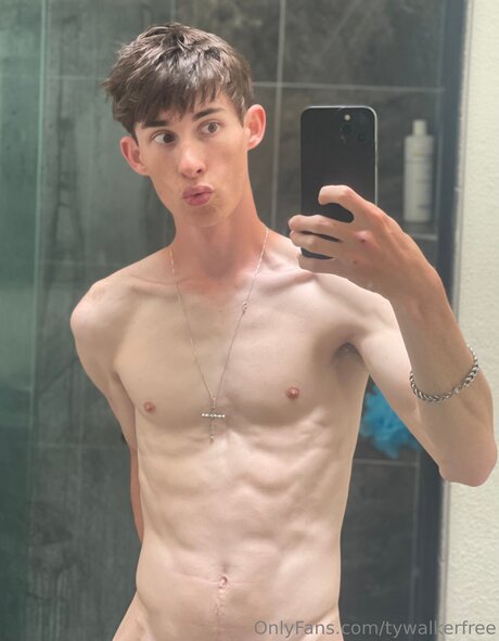 Nagie wyciekłe zdjęcie OnlyFans od Tywalkerfree