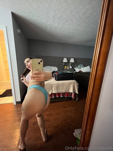 Alasti lekkinud OnlyFans-i pilt Hoezy69