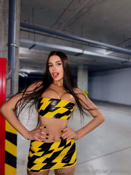 Naken lekkede OnlyFans-bilde av Official Emiliaxo