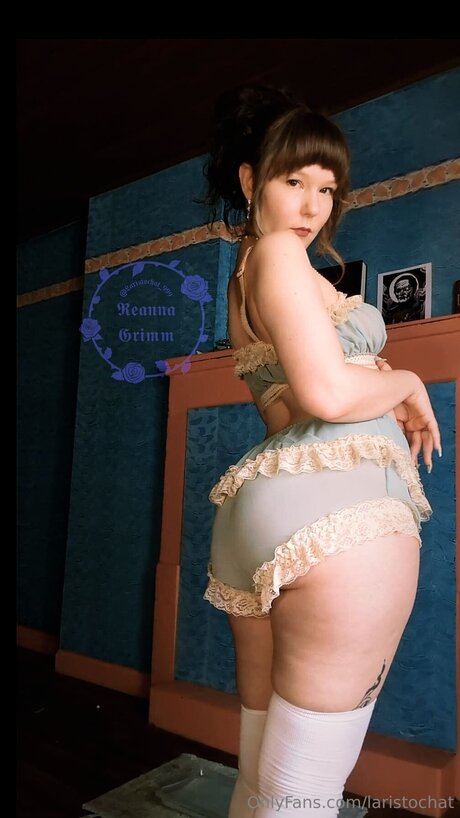 Naken läckt OnlyFans-bild av Laristochat