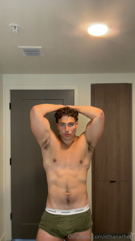 Naken lekkede OnlyFans-bilde av Ethanxrhett