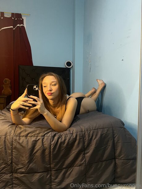 Alasti lekkinud OnlyFans-i pilt Bunnymoonx