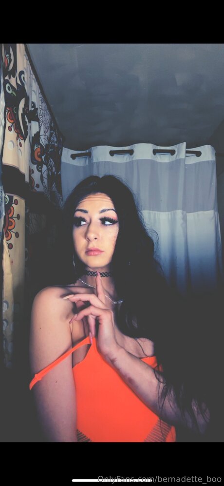 Nahá fotka uniklých OnlyFans od Bernadette Boo