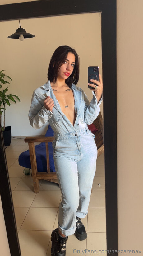 Naakte gelekte OnlyFans-foto van Nazzarenav