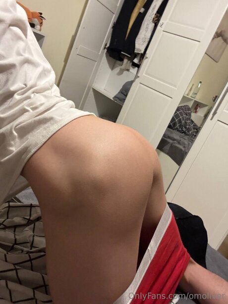 Alaston vuotanut OnlyFans-kuva Omoliver