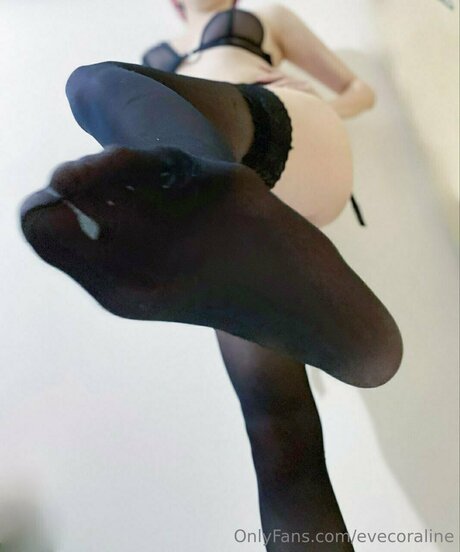 Alasti lekkinud OnlyFans-i pilt Evecoraline