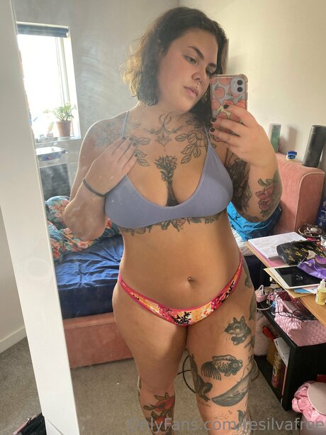 Foto di nudo di fuga di OnlyFans di Resilvafree