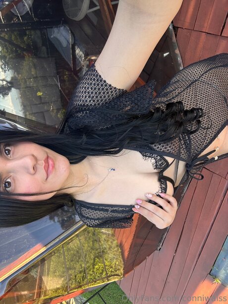 Naakte gelekte OnlyFans-foto van Conniwaiss