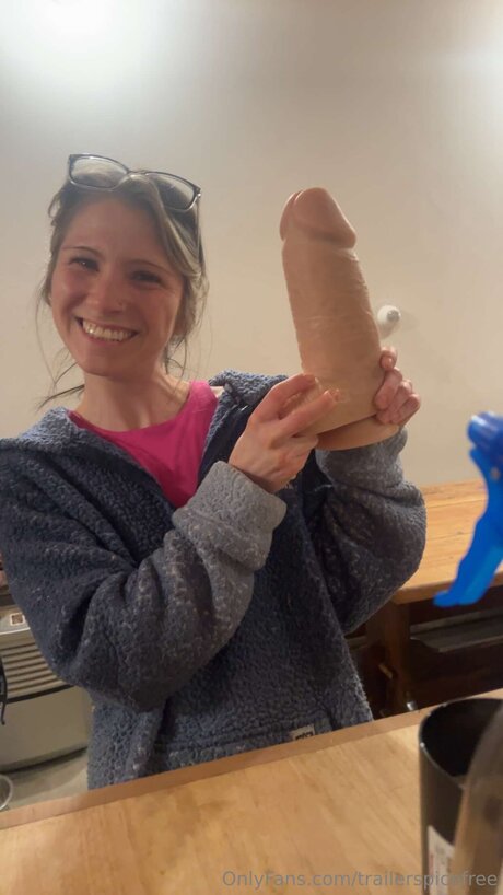 Naken lekkede OnlyFans-bilde av Trailerspicefree
