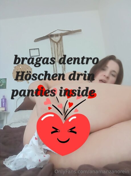 Naakte gelekte OnlyFans-foto van Anamanzanorein