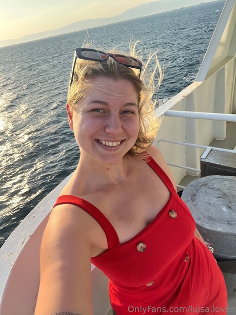 Naken lekkede OnlyFans-bilde av Luisa Loves