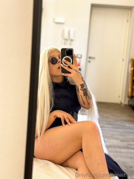 Minishira