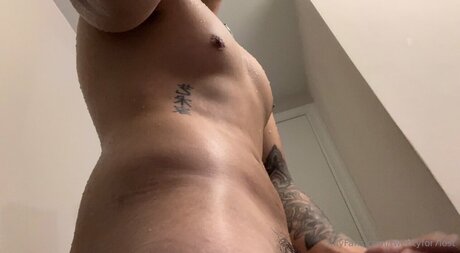 Nøgent lækket OnlyFans-billede af Twentyfor7lost