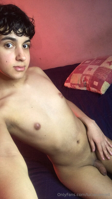 Naakte gelekte OnlyFans-foto van Lucianamiell