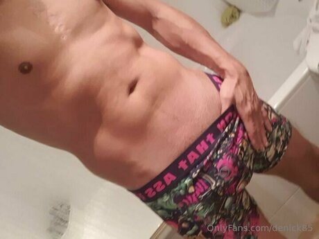 Naken lekkede OnlyFans-bilde av Denick85