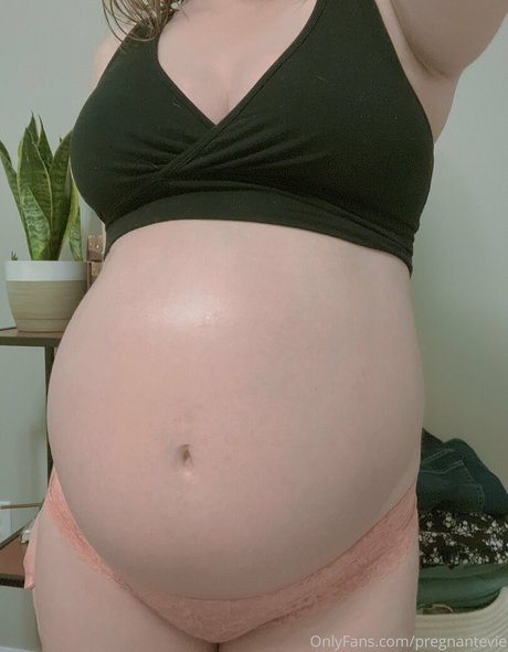 Hotmomevie