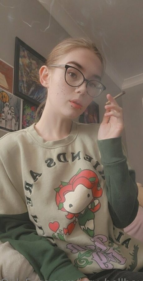 Izzyhellbourne