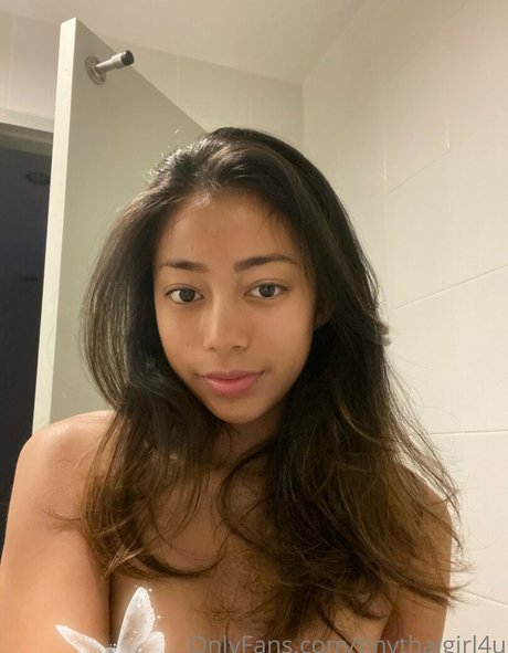 Naken lekkede OnlyFans-bilde av Tinythaigirl4u