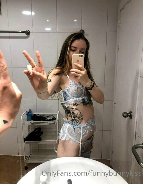 Funnybunnykiss