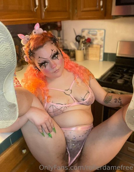 Nahá fotka uniklých OnlyFans od Rollerdamefree