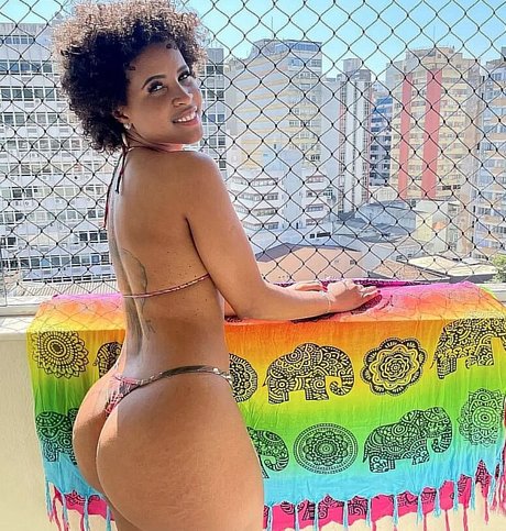 Naken läckt OnlyFans-bild av Rayana Cruz